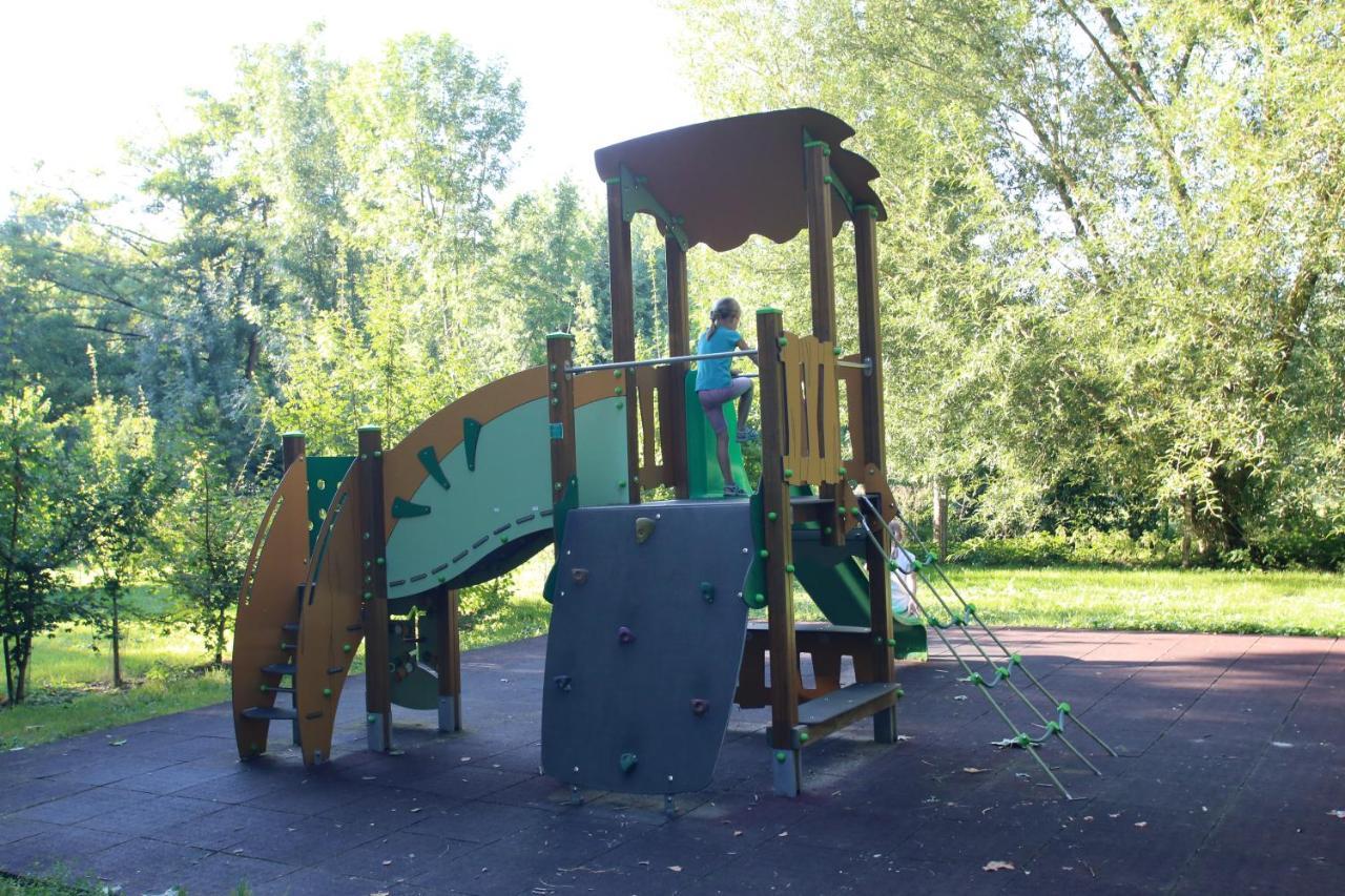 Camping L'Ilot Du Chail Sansais Zewnętrze zdjęcie