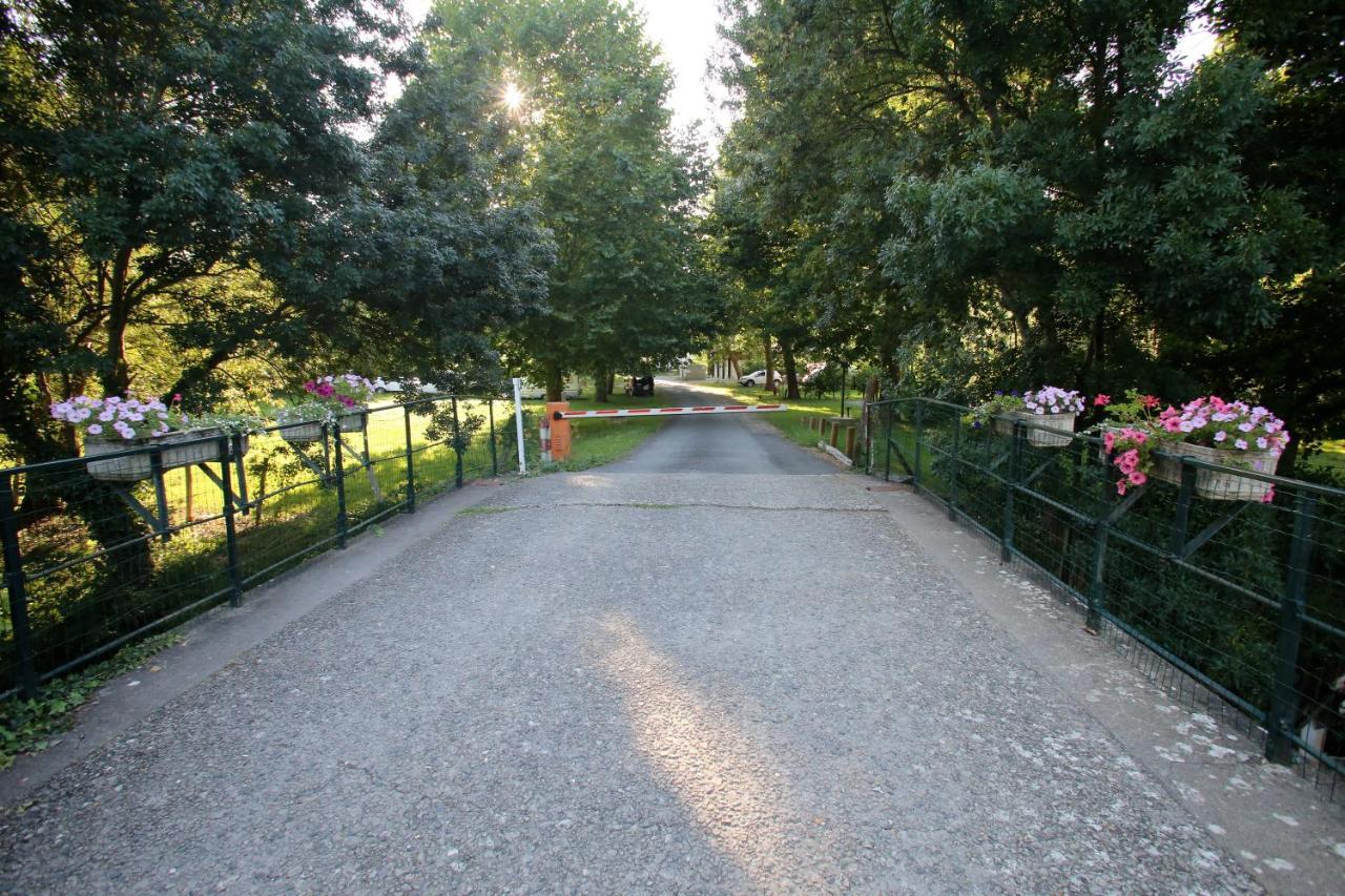Camping L'Ilot Du Chail Sansais Zewnętrze zdjęcie