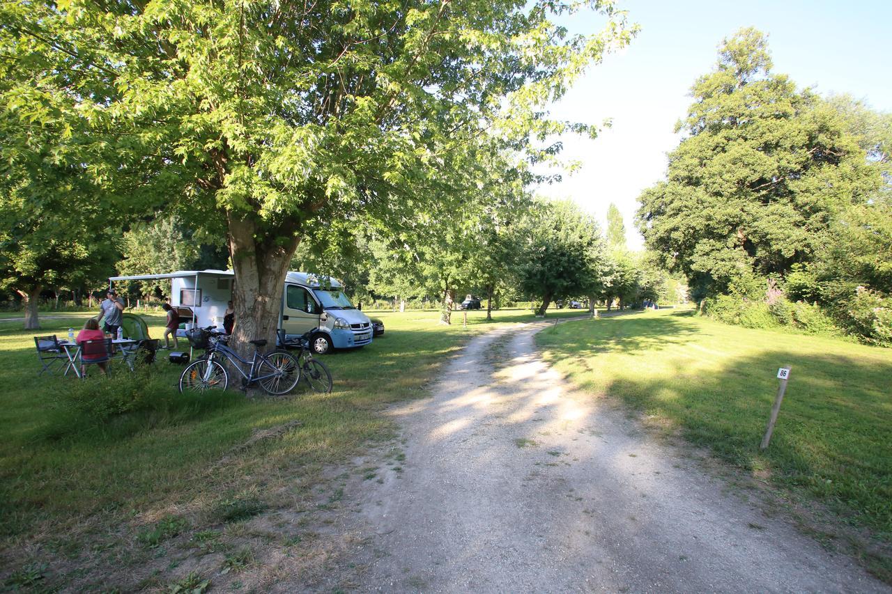 Camping L'Ilot Du Chail Sansais Zewnętrze zdjęcie